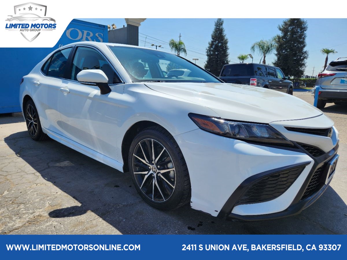 2024 Toyota Camry SE