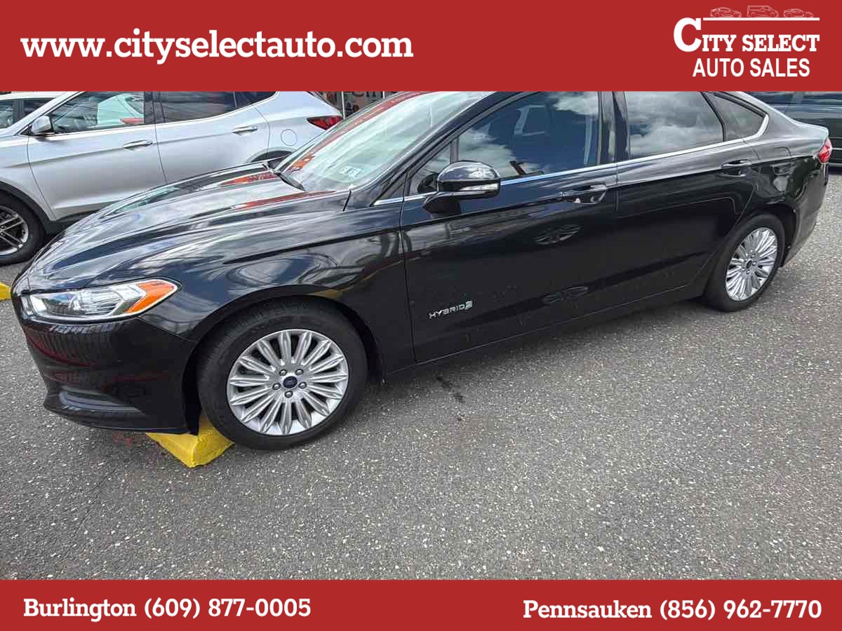 2015 Ford Fusion SE's photo