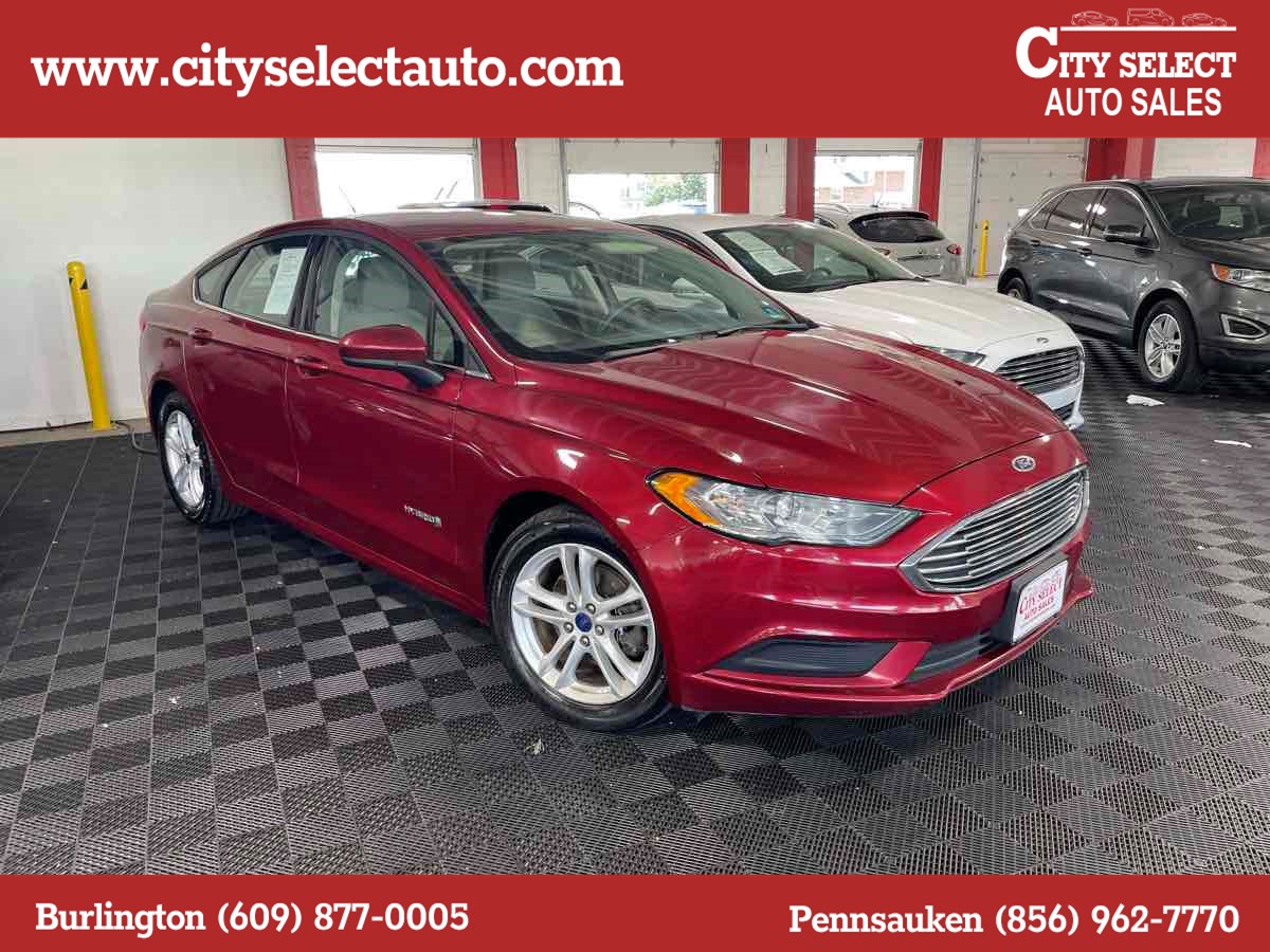 2018 Ford Fusion SE's photo