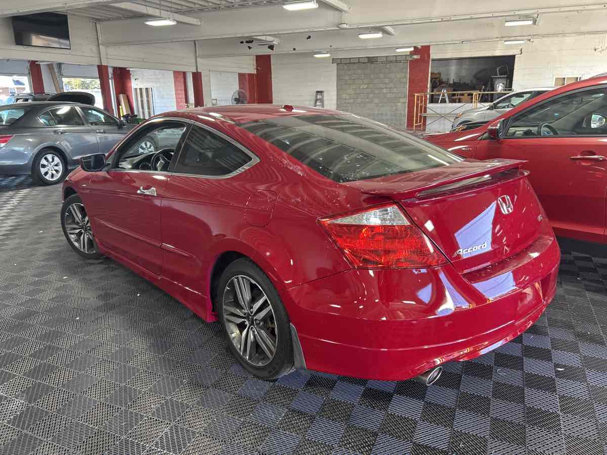 Honda Accord photo 5