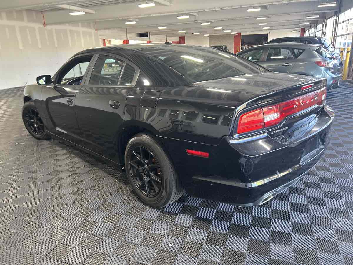 Dodge Charger photo 3