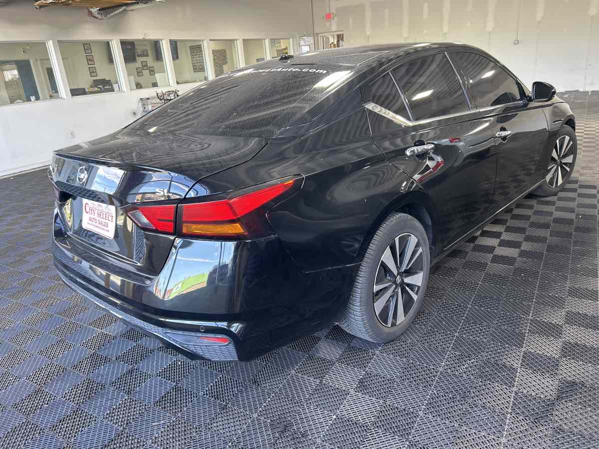 Nissan Altima photo 3