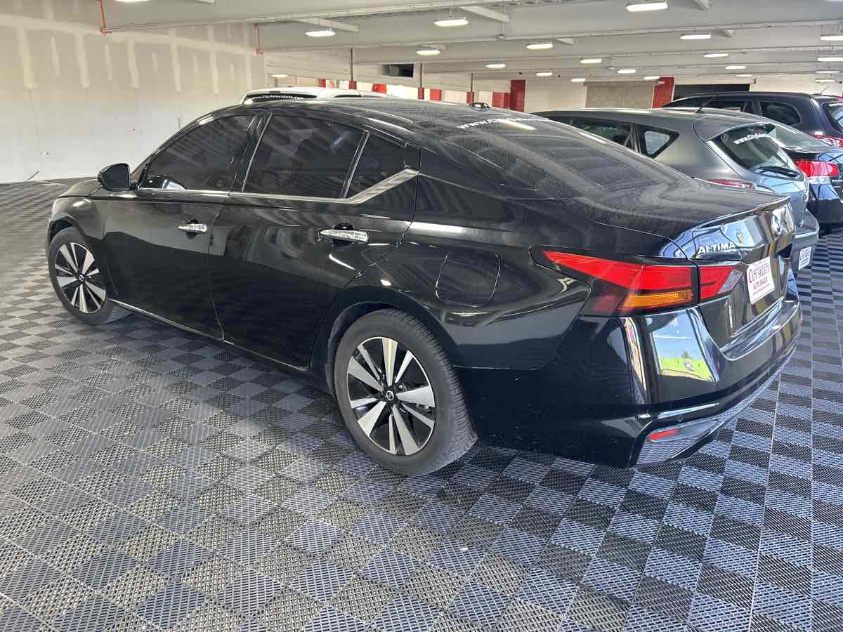 Nissan Altima photo 5