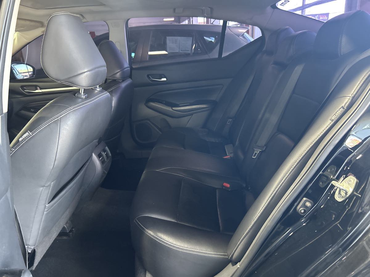 Nissan Altima photo 8