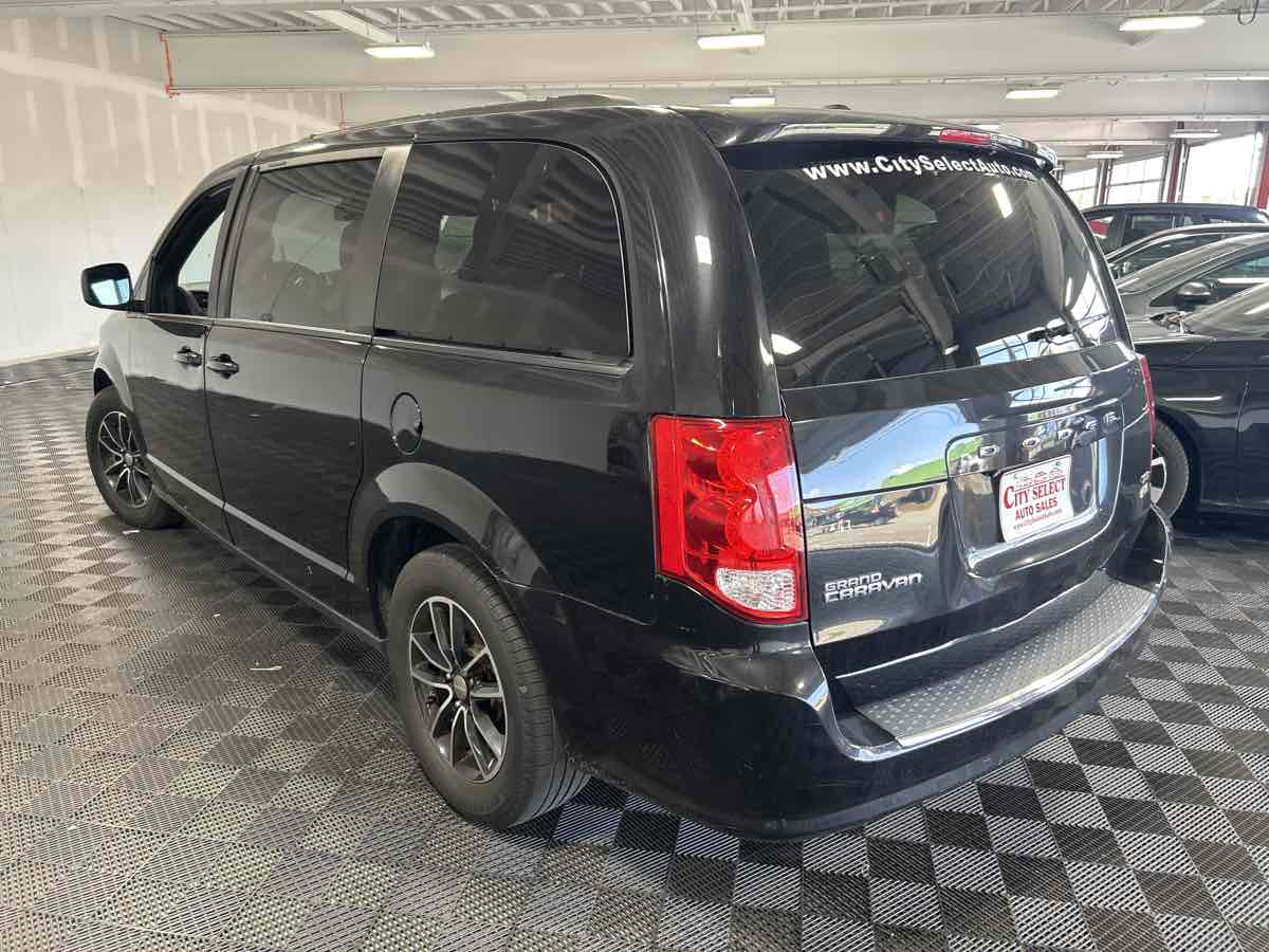 Dodge Grand Caravan photo 5