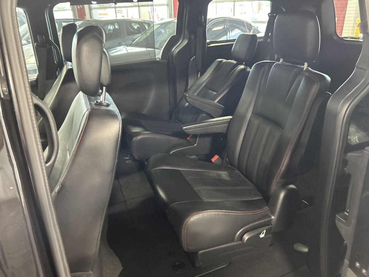 Dodge Grand Caravan photo 9