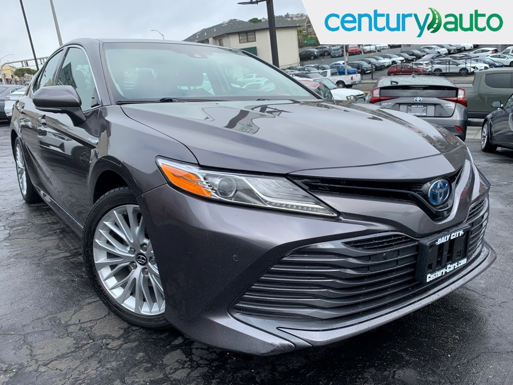 2019 Toyota Camry Hybrid XLE