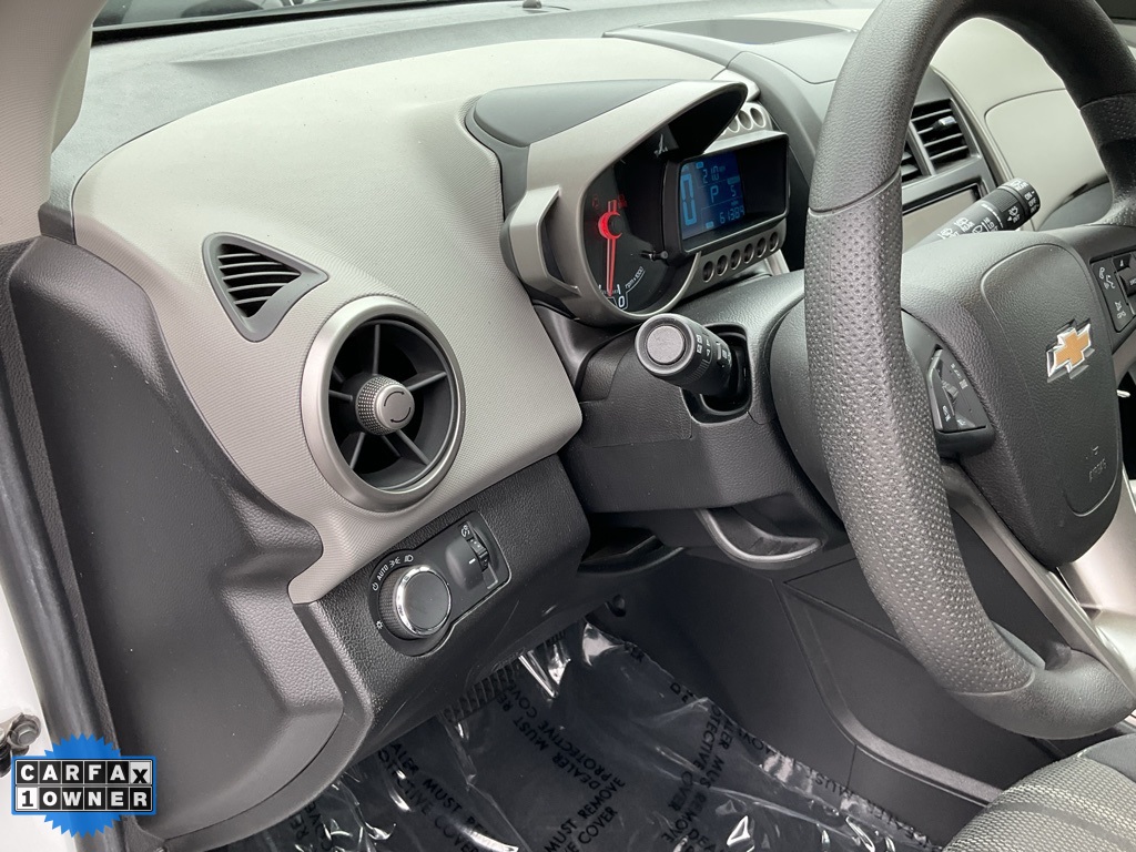 2015 Chevrolet Sonic LT photo 17