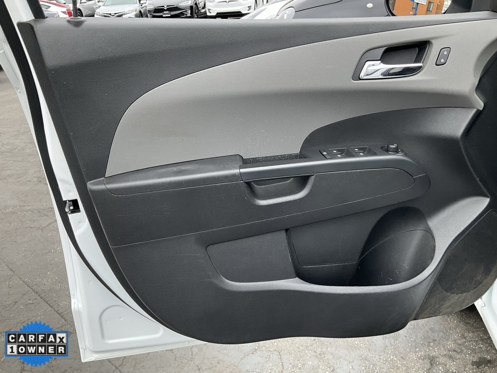 2015 Chevrolet Sonic LT photo 19