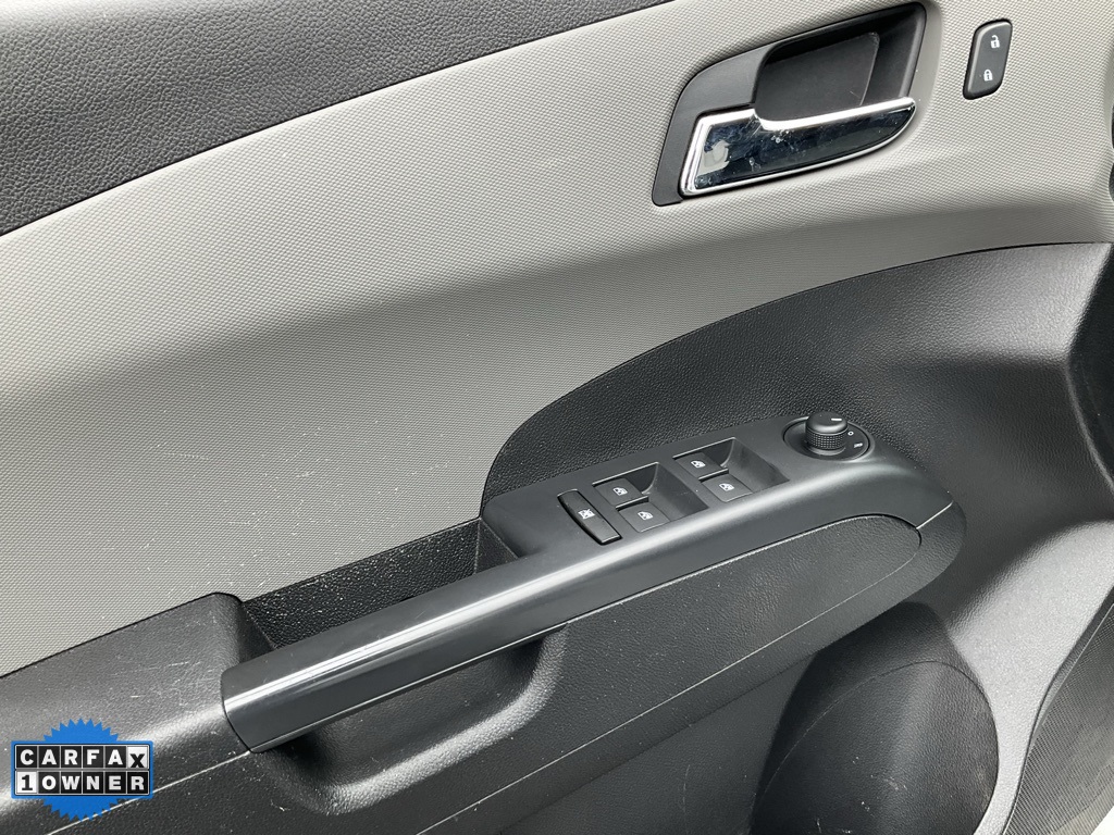 2015 Chevrolet Sonic LT photo 20