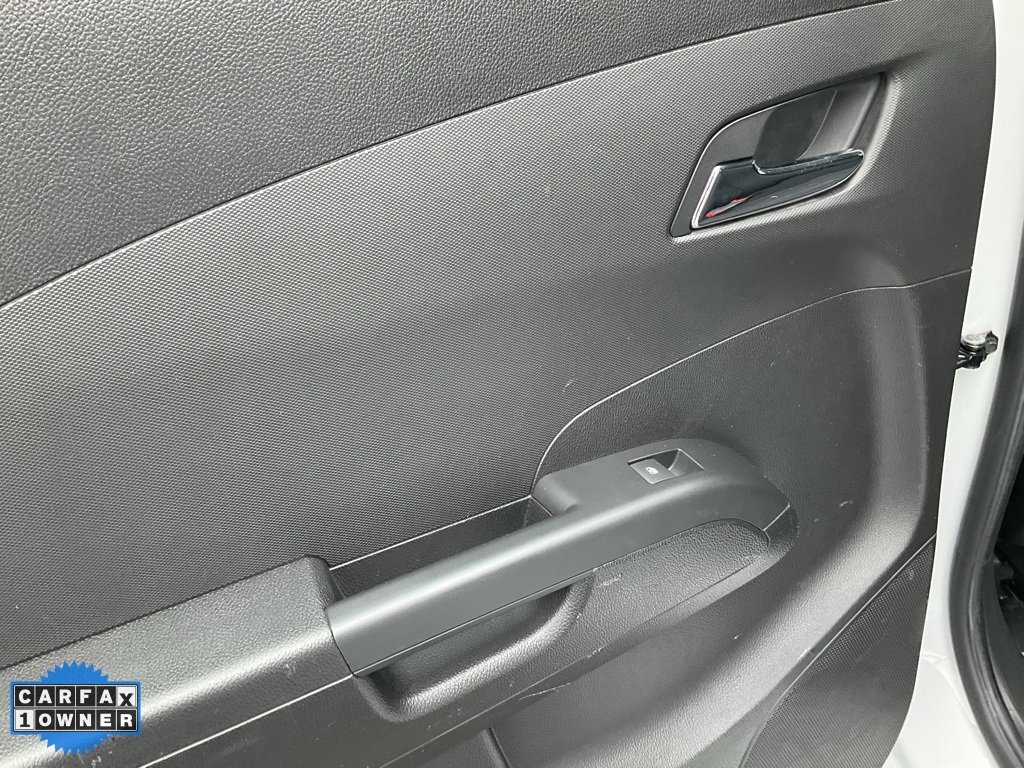 2015 Chevrolet Sonic LT photo 28