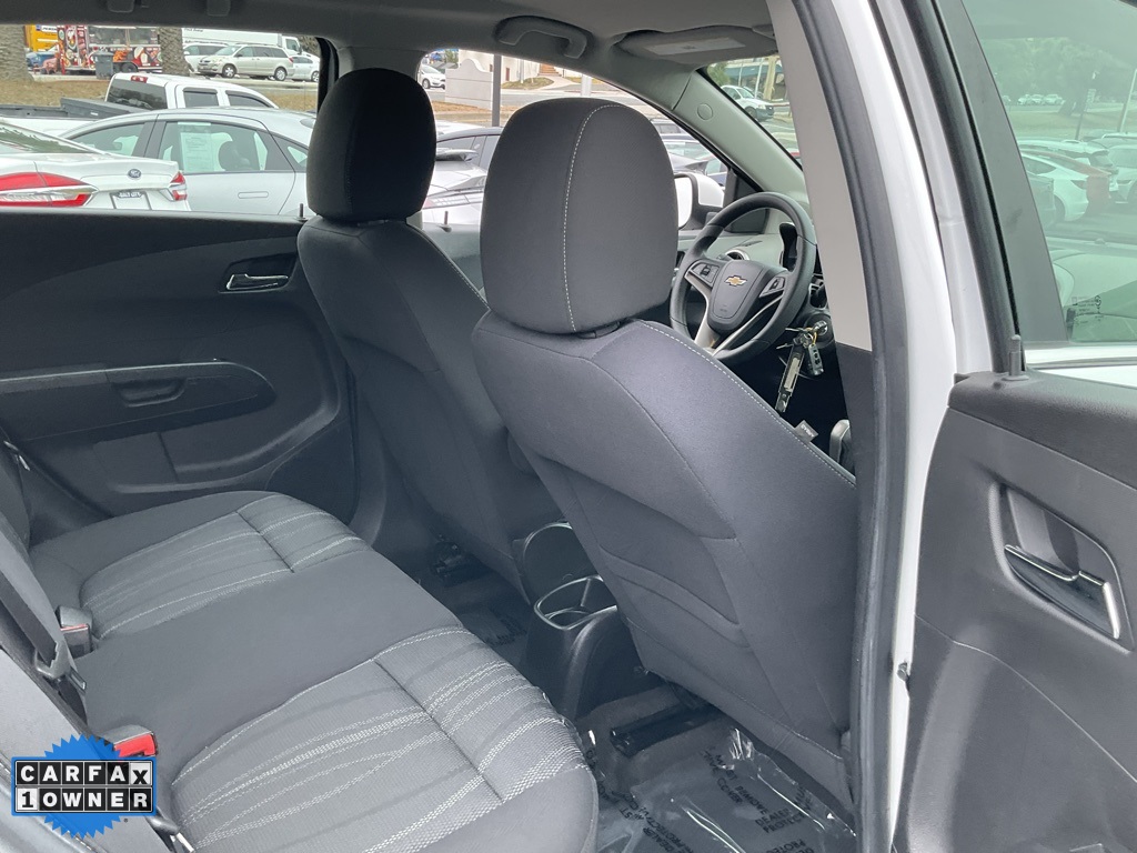 2015 Chevrolet Sonic LT photo 41