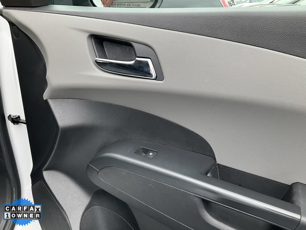 2015 Chevrolet Sonic LT photo 57