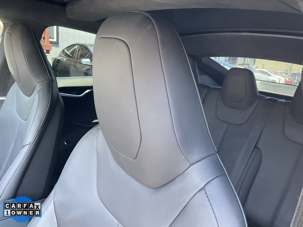 2015 Tesla Model S P85D photo 16
