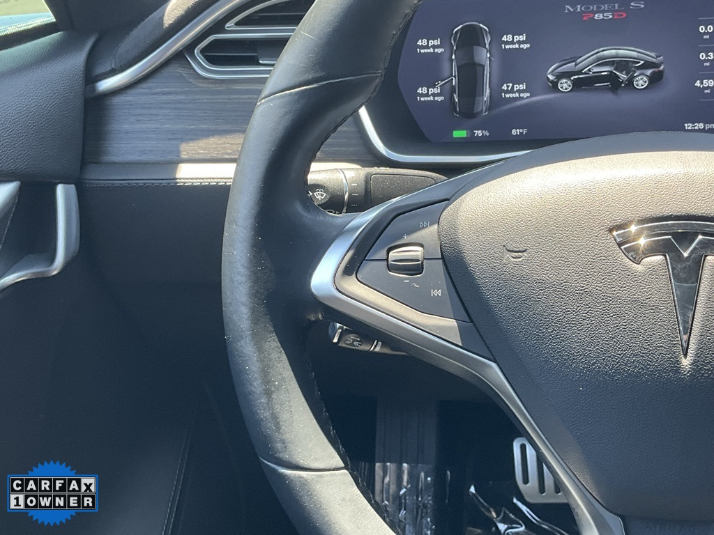 2015 Tesla Model S P85D photo 35