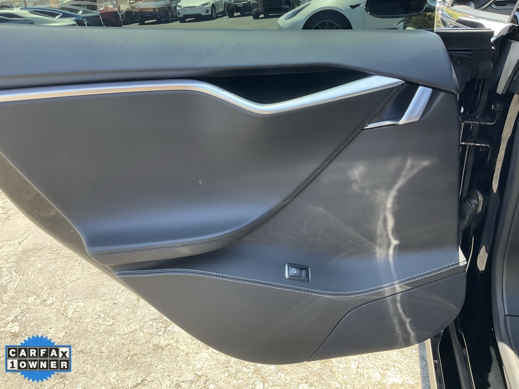 2015 Tesla Model S P85D photo 46