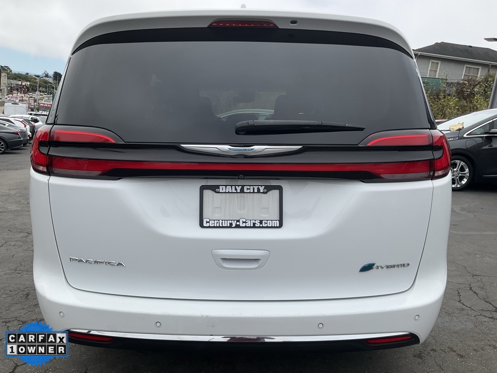 2021 Chrysler Pacifica Hybrid Touring L photo 3