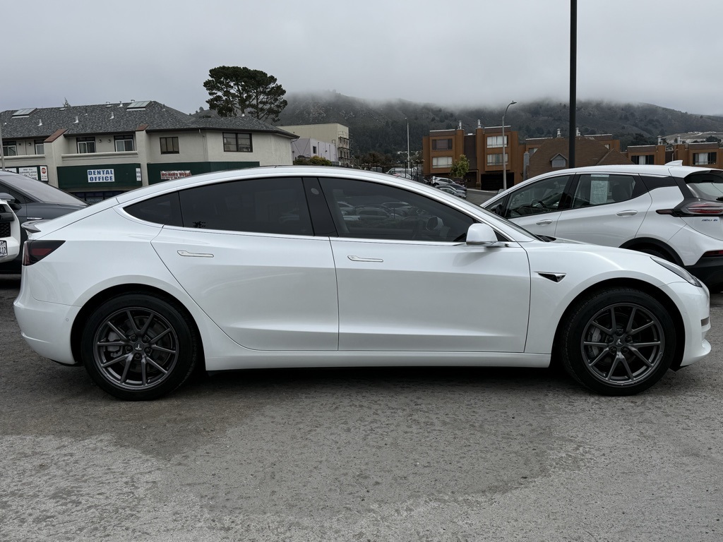2018 Tesla Model 3 Mid Range photo 3
