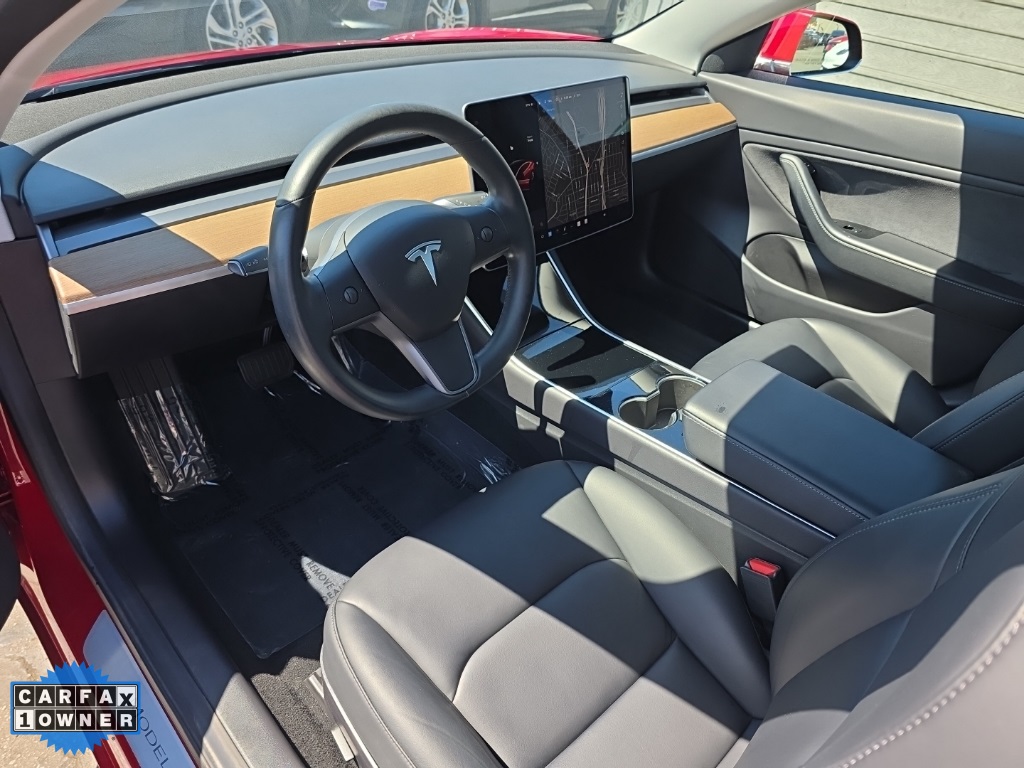 2019 Tesla Model 3 Standard Range Plus photo 6