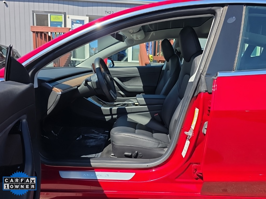 2019 Tesla Model 3 Standard Range Plus photo 11