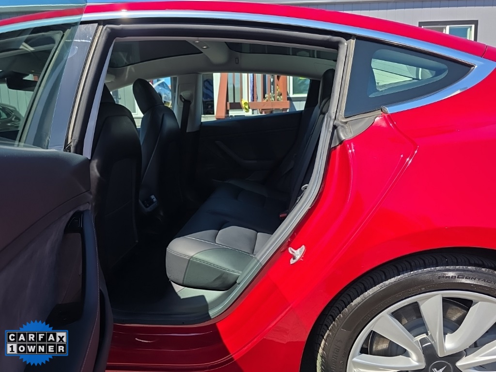 2019 Tesla Model 3 Standard Range Plus photo 17