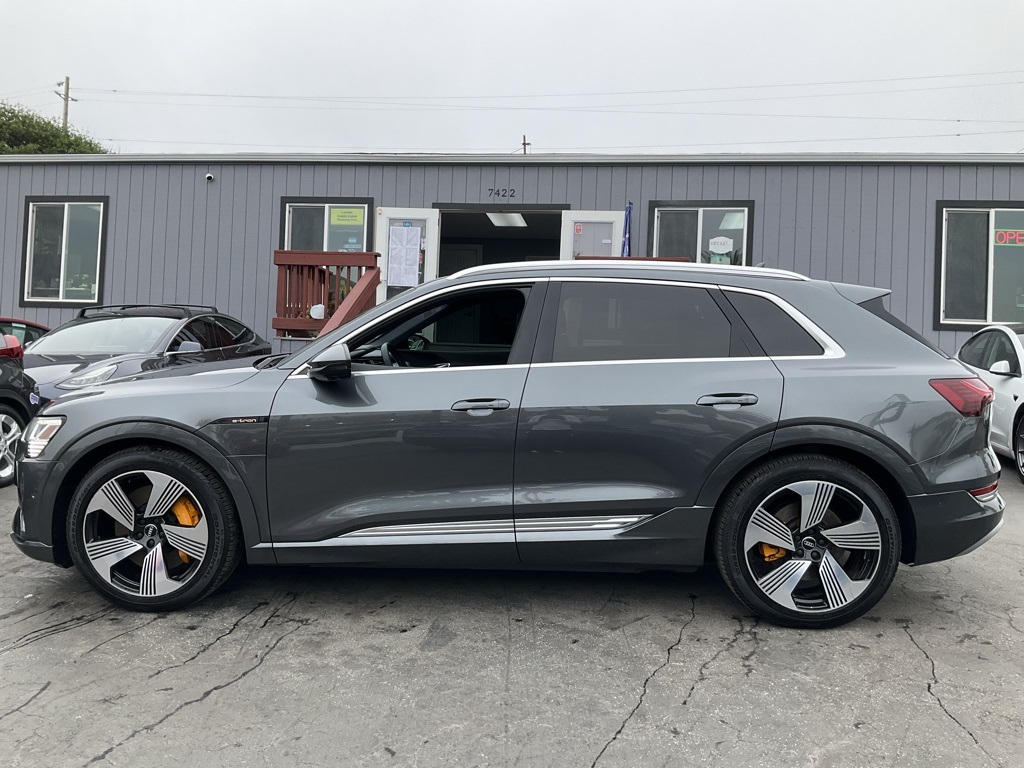 2019 Audi e-tron Prestige photo 4