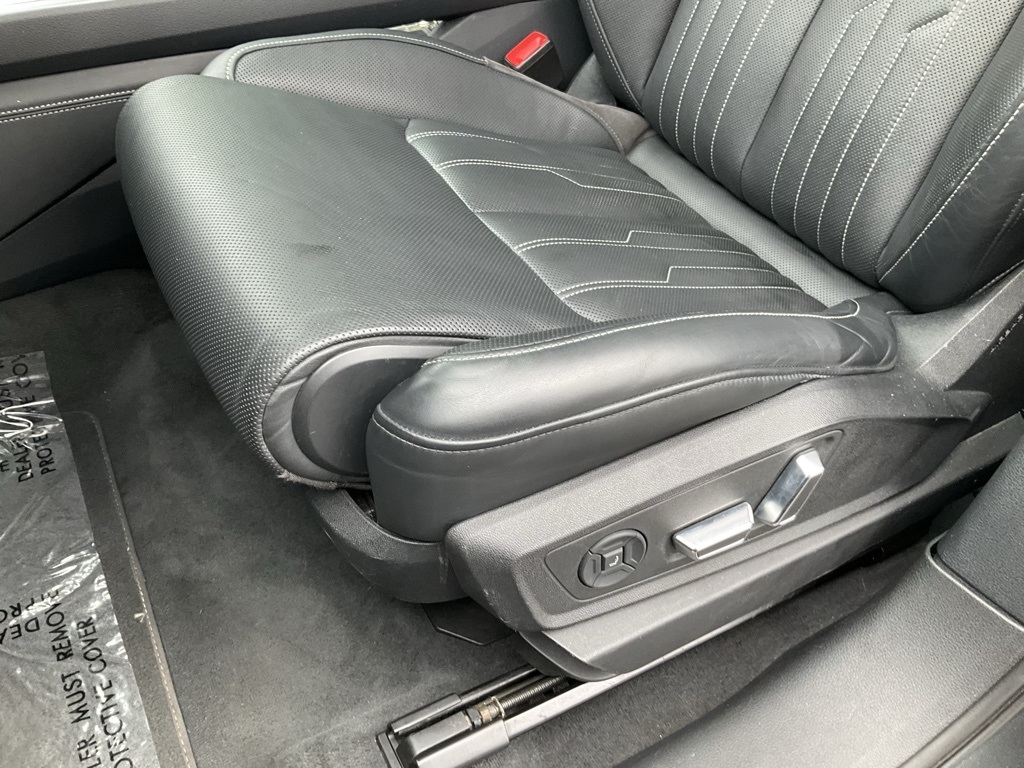 2019 Audi e-tron Prestige photo 13