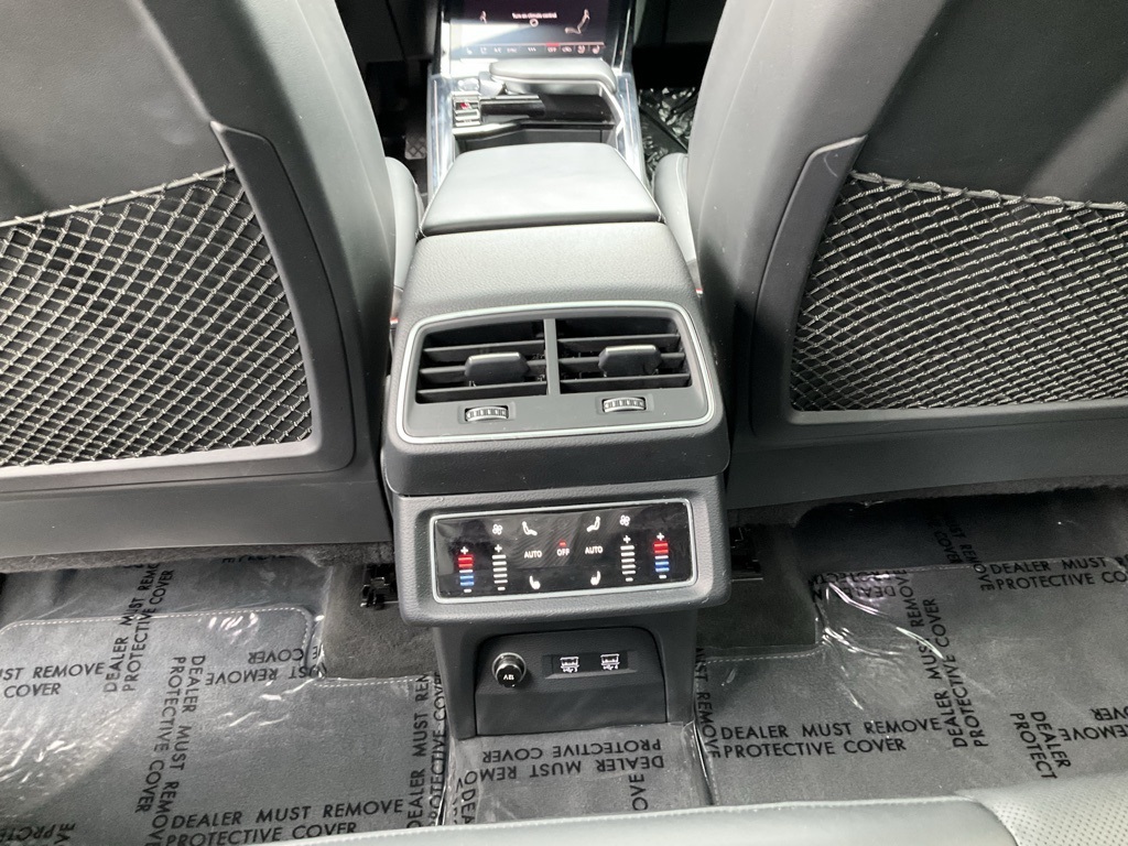 2019 Audi e-tron Prestige photo 26