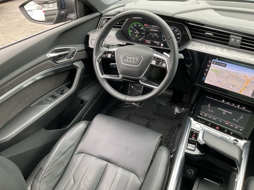 2019 Audi e-tron Prestige photo 28