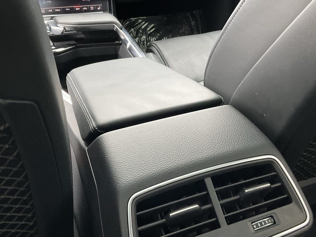2019 Audi e-tron Prestige photo 36