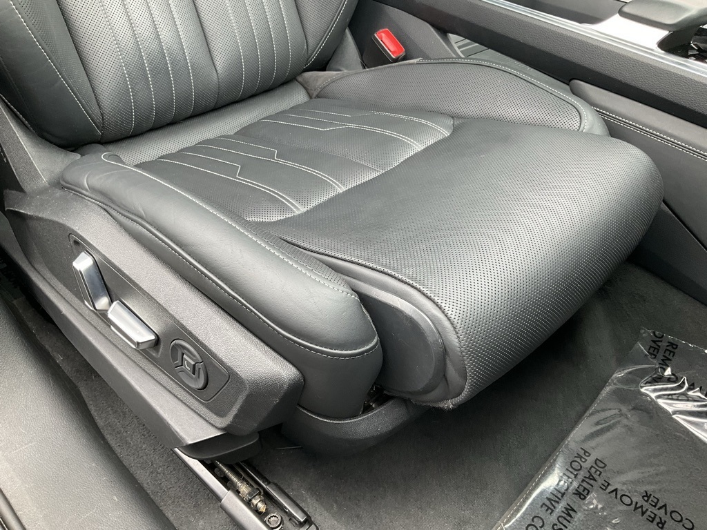 2019 Audi e-tron Prestige photo 49