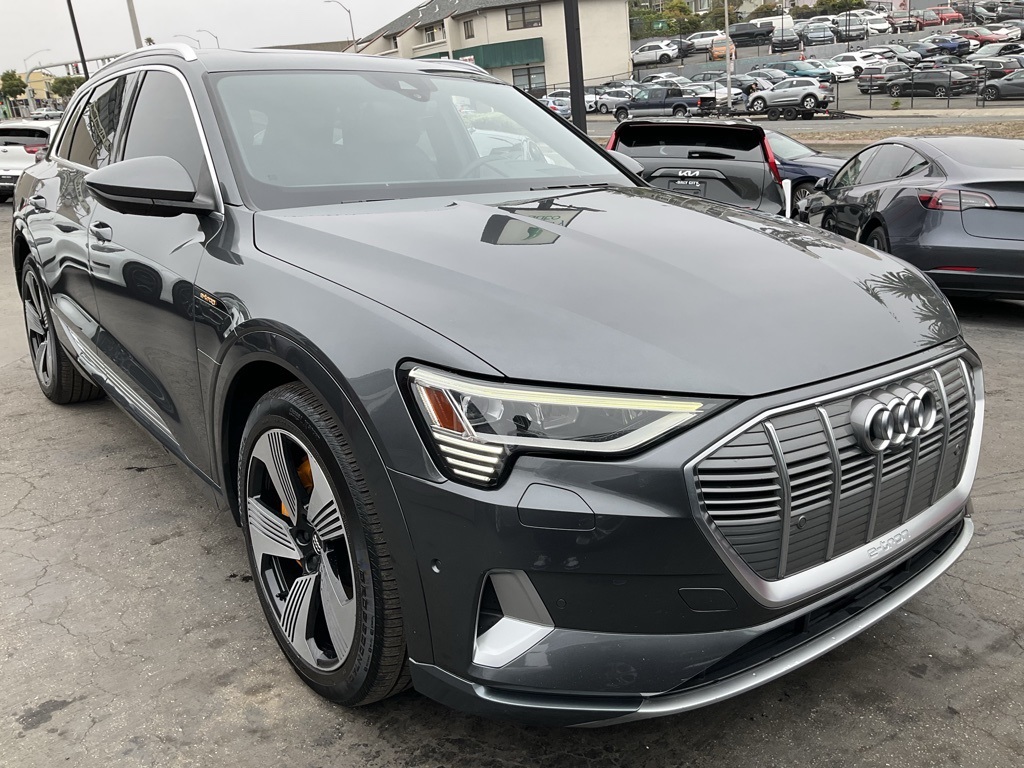 2019 Audi e-tron Prestige photo 57
