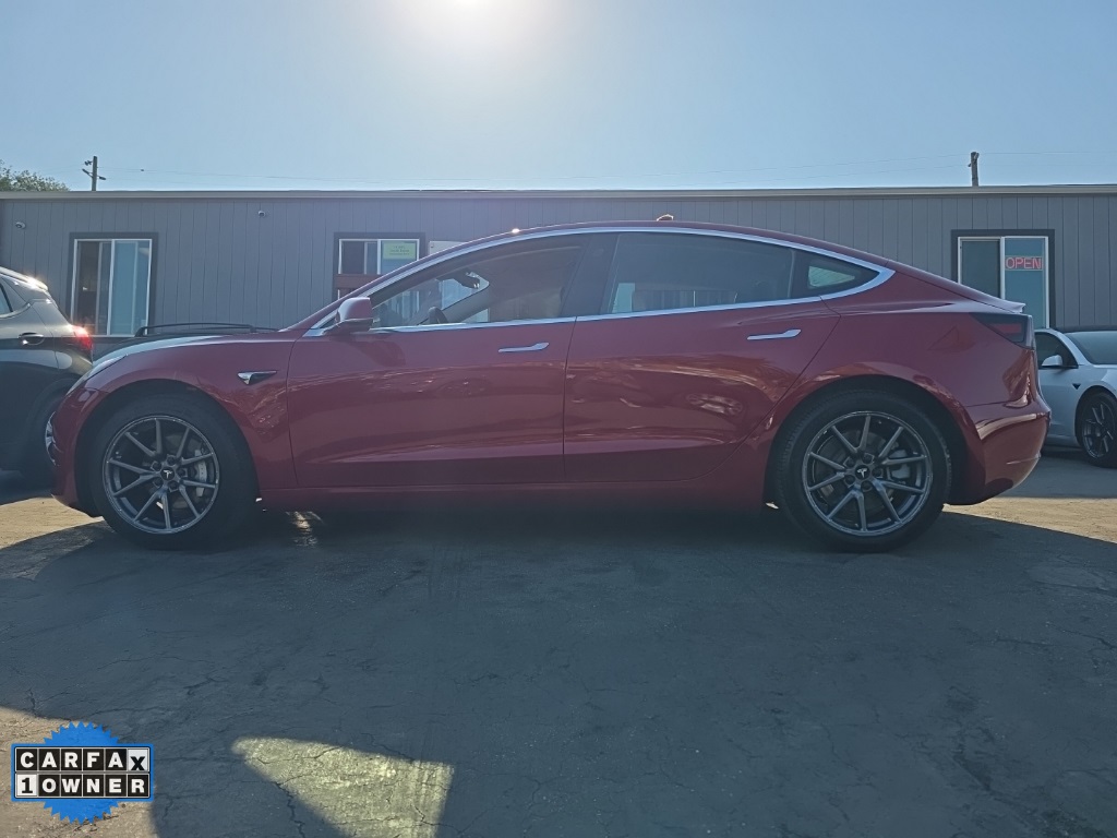 2019 Tesla Model 3 Standard Range Plus photo 4