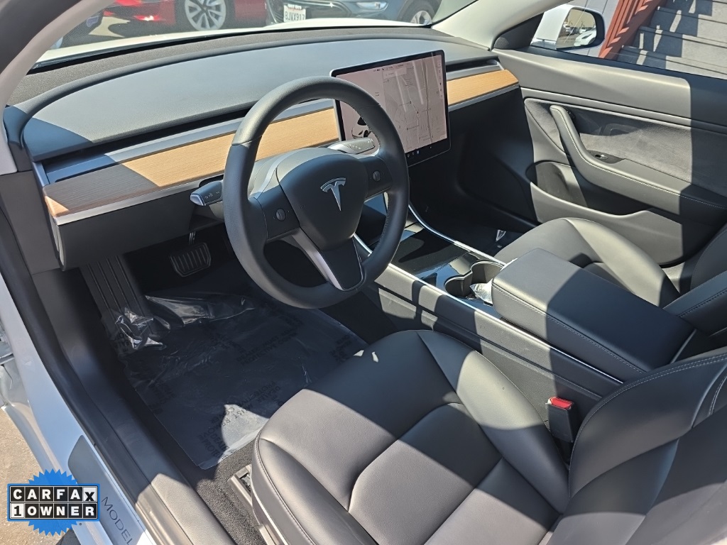 2019 Tesla Model 3 Standard Range Plus photo 6
