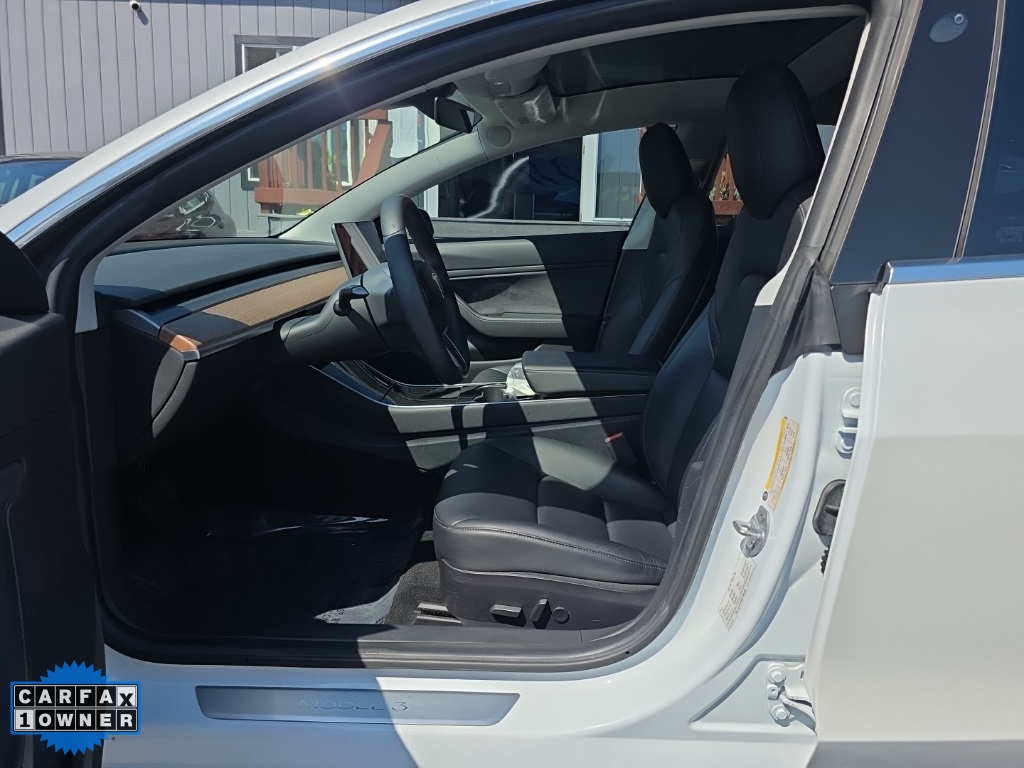 2019 Tesla Model 3 Standard Range Plus photo 11