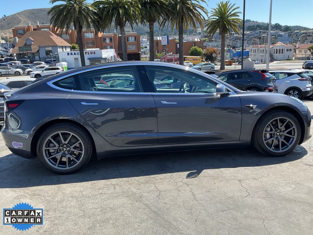 2018 Tesla Model 3 Mid Range photo 3