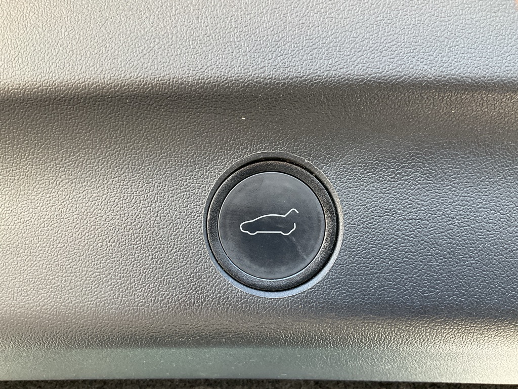 2020 Tesla Model Y Long Range photo 8