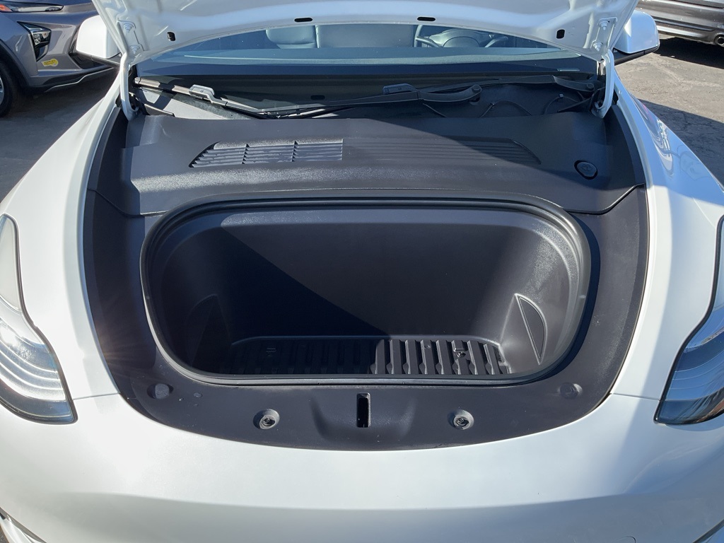 2020 Tesla Model Y Long Range photo 9