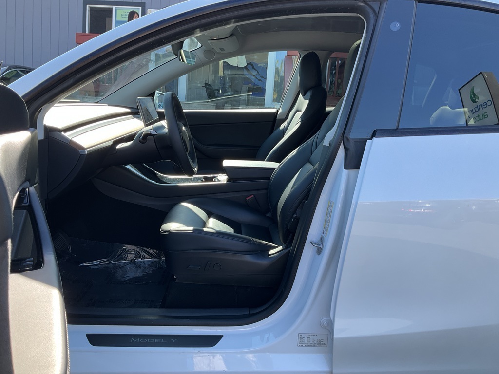2020 Tesla Model Y Long Range photo 11