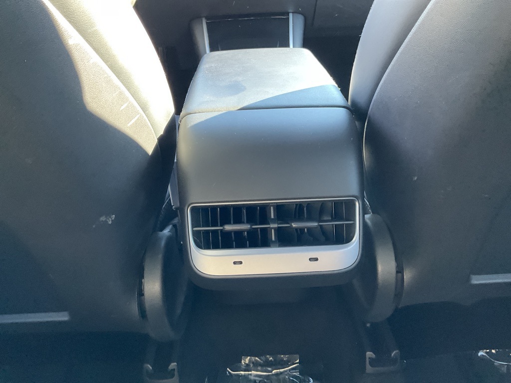 2020 Tesla Model Y Long Range photo 23