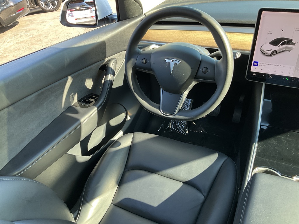 2020 Tesla Model Y Long Range photo 26