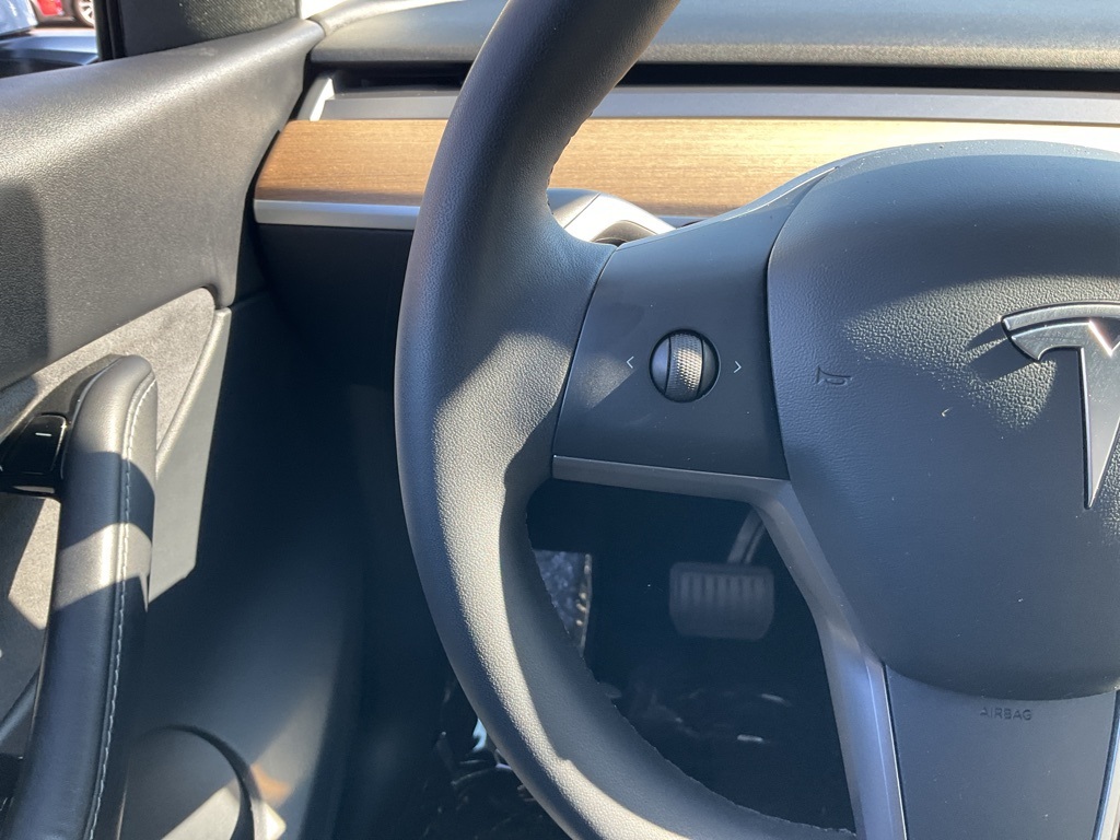 2020 Tesla Model Y Long Range photo 28