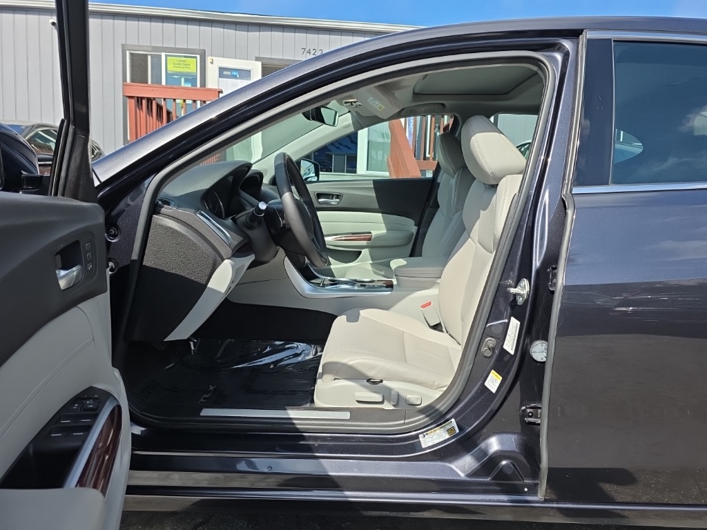 2015 Acura TLX Technology photo 12