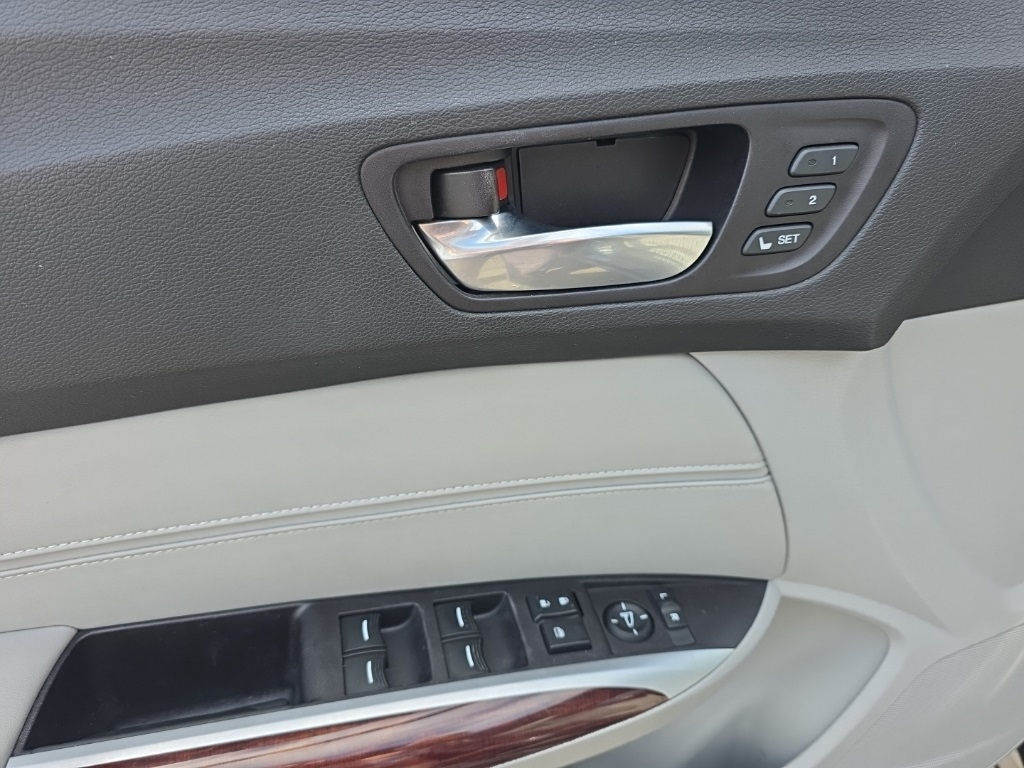 2015 Acura TLX Technology photo 18