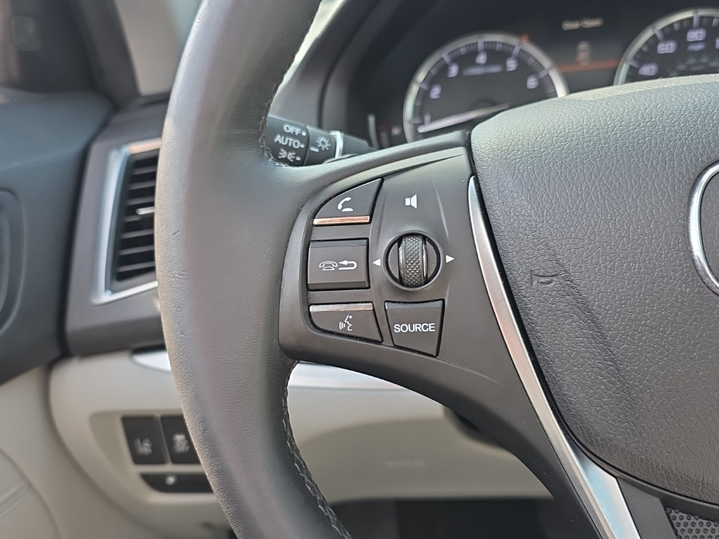 2015 Acura TLX Technology photo 30
