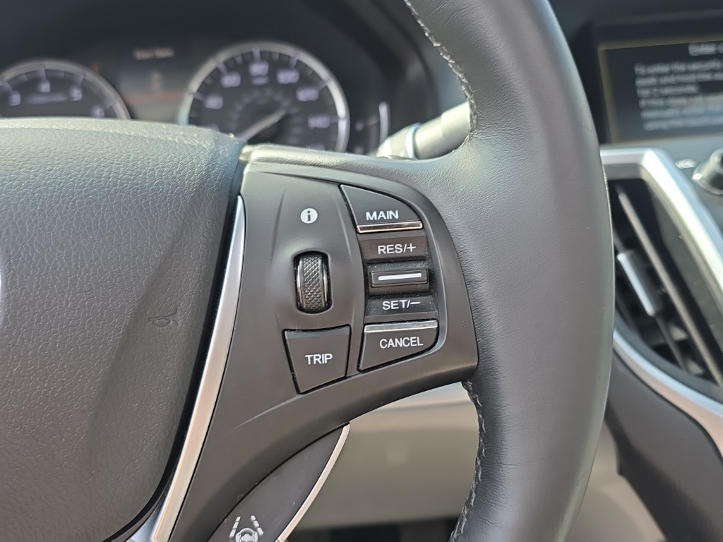 2015 Acura TLX Technology photo 31
