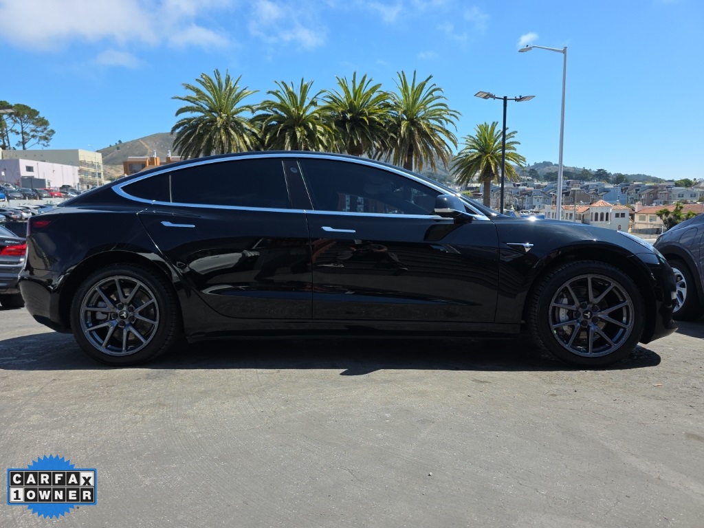 2019 Tesla Model 3 Standard Range Plus photo 2