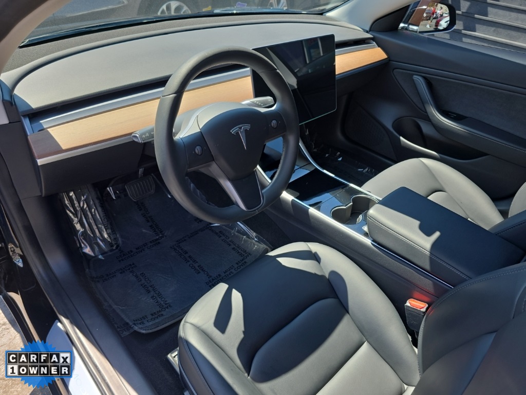 2019 Tesla Model 3 Standard Range Plus photo 5