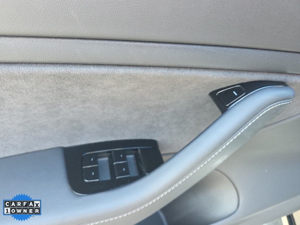 2019 Tesla Model 3 Standard Range Plus photo 18
