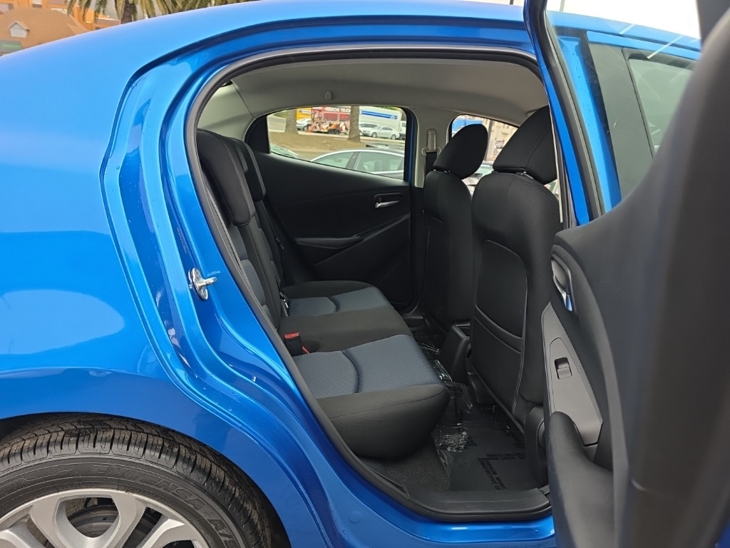2018 Toyota Yaris iA photo 39